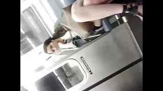 Дівчина позує в дивитись порно фільми онлайн безкоштовно привабливій білизні у своїй спальні