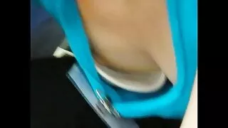Кокетлива російська дівчина задовольняє літню порно фільми секс людину