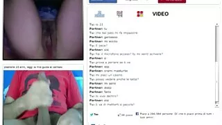 У сольній сцені російська модель Кристал порно фільми Бойд імітує секс